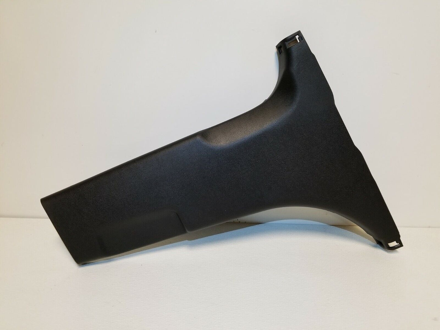 12 13 14 15 16 Hyundai Veloster Center Lower B Pillar Trim Right Pass Side OEM