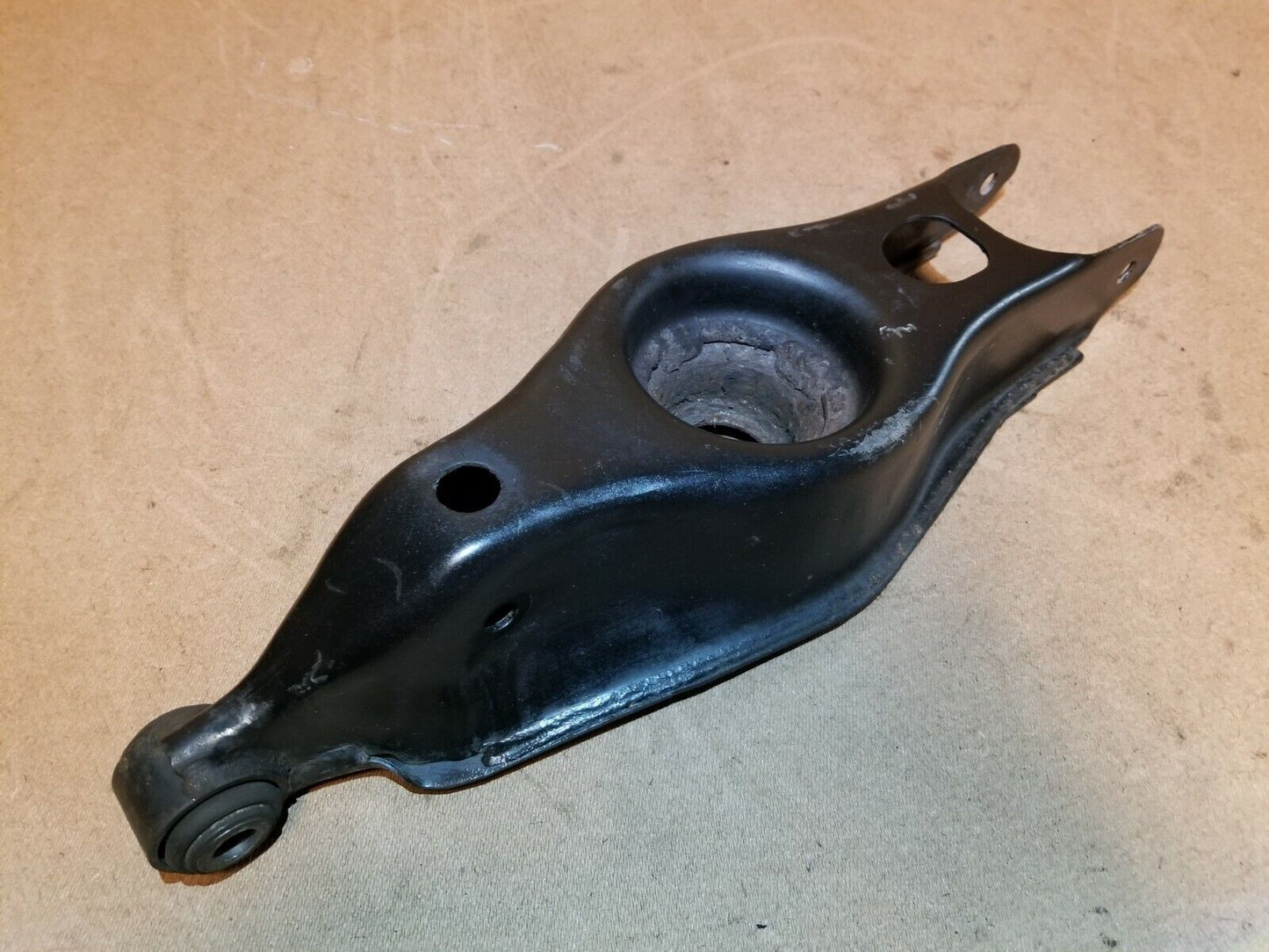 05 06 07 Dodge Magnum 5.7l Rear Left Lower Control Arm Driver Side OEM