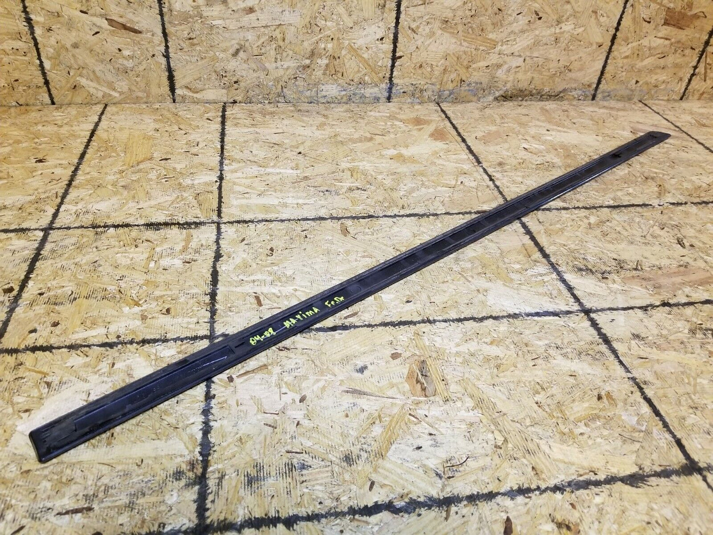 04 05 06 07 08 Nissan Maxima Front Left Driver Door Molding OEM