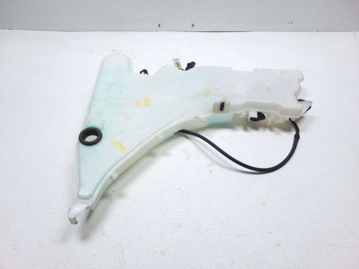 2013 - 2018 Cadillac Ats Windshield Washer Fluid Reservoir Tank 23274517 Oem✅