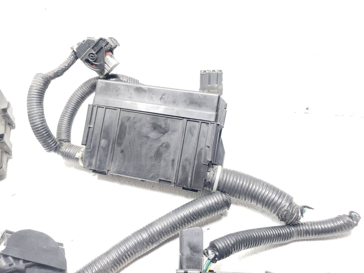 11 12 13 14 Nissan Juke Fuse Relay Box & Wire Plug Connector.24012-1km0c