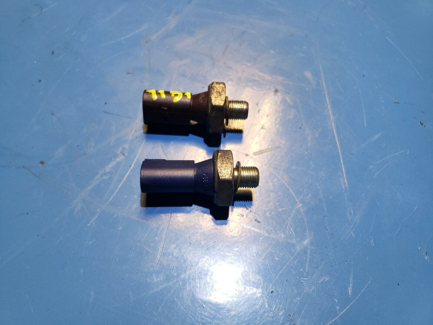 12 13 14 Volkswagen Passat 2.5l Engine Oil Sensor 2pcs OEM
