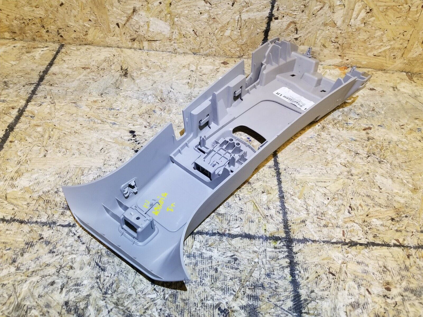 13 14 15 GMC Acadia Center Upper B Pillar Trim Left Driver Side OEM