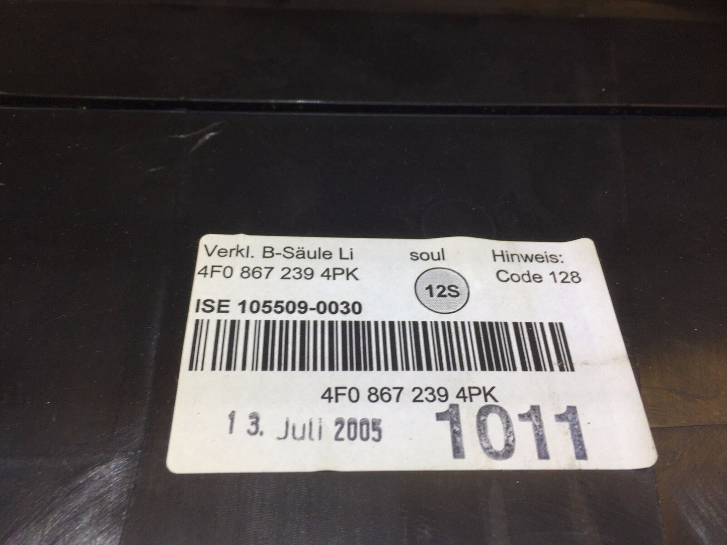 05 06 07 08 Audi A6 C6 Left Lower B-pillar Molding Trim 4f0867239 OEM