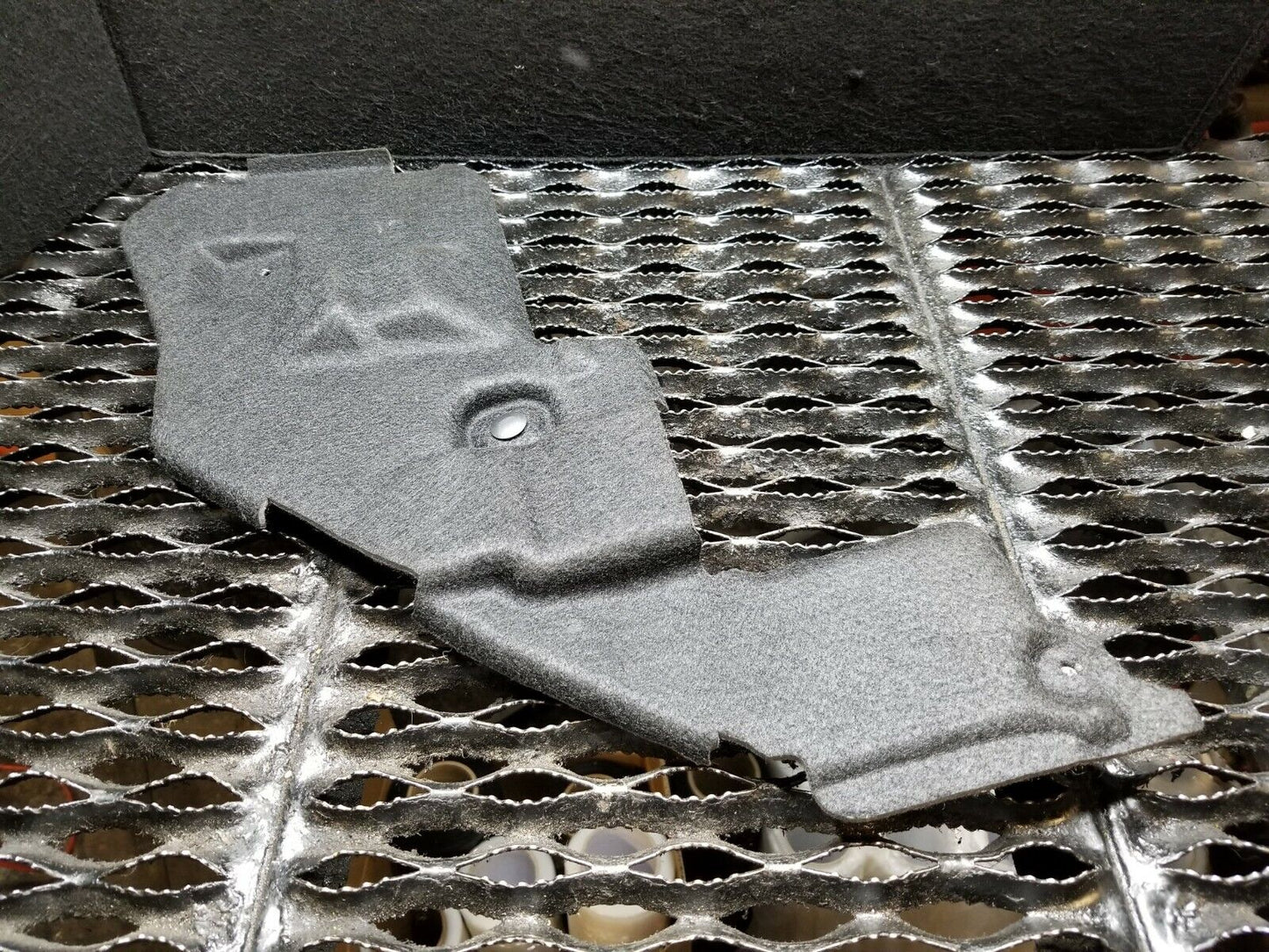 14 15 16 17 Jeep Cherokee Instrument Panek Storage Compartment Pass Right OEM