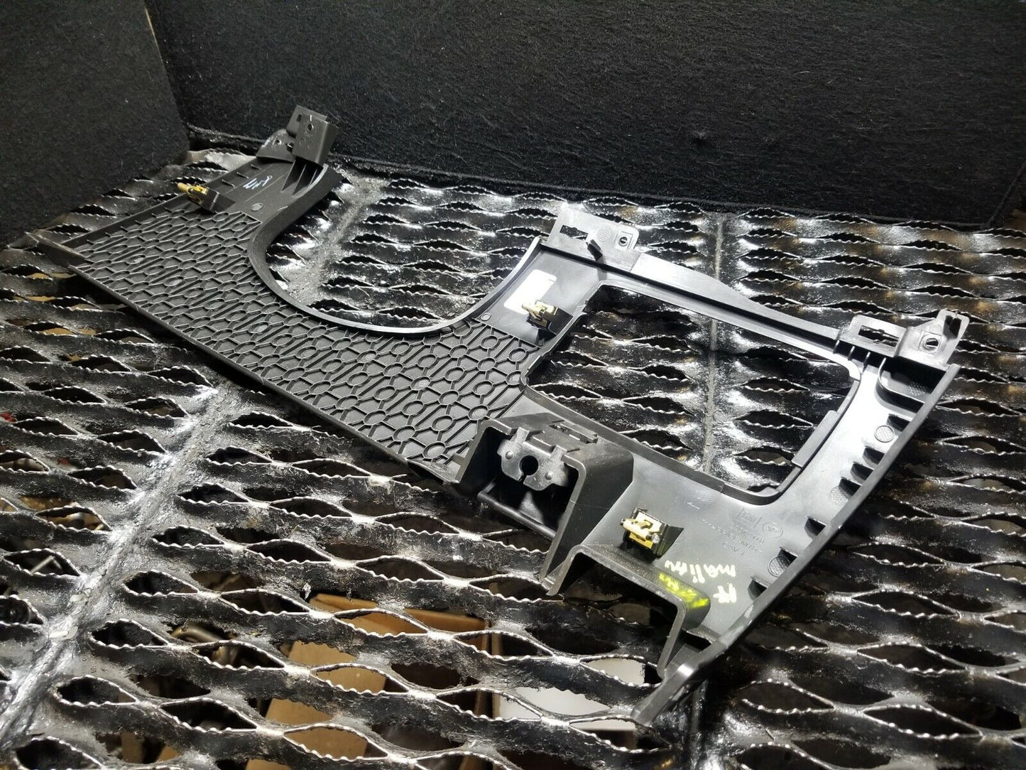 16 17 18 19 Chevrolet Malibu Knee Panel Bolster Steering Column Lower OEM 3k
