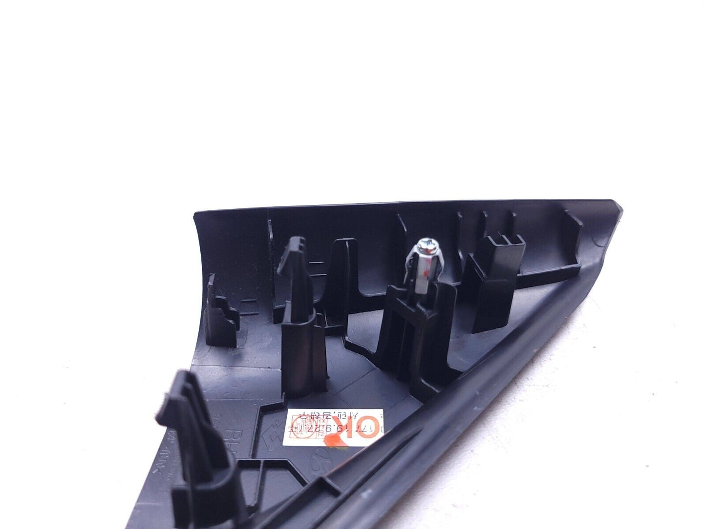 20 21 22 Hyundai Venue Front Door Corner Trim Cover Pair OEM