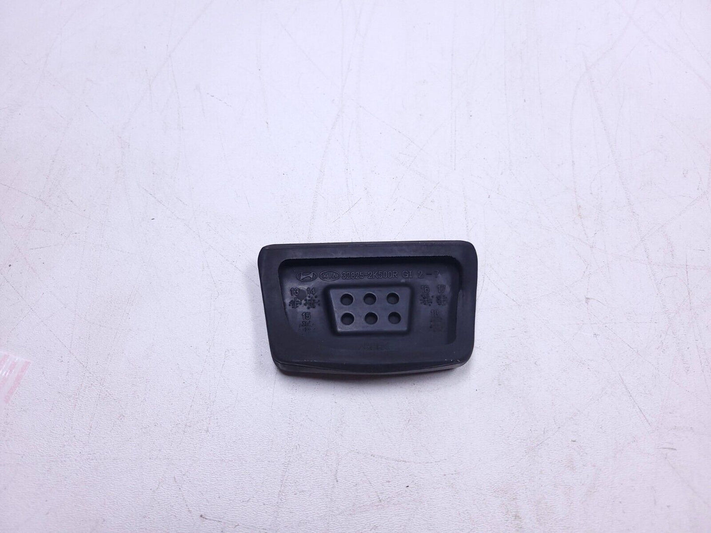 20 21 22 Hyundai Venue Brake Pedal Rubber Pad 32825-2k500r OEM