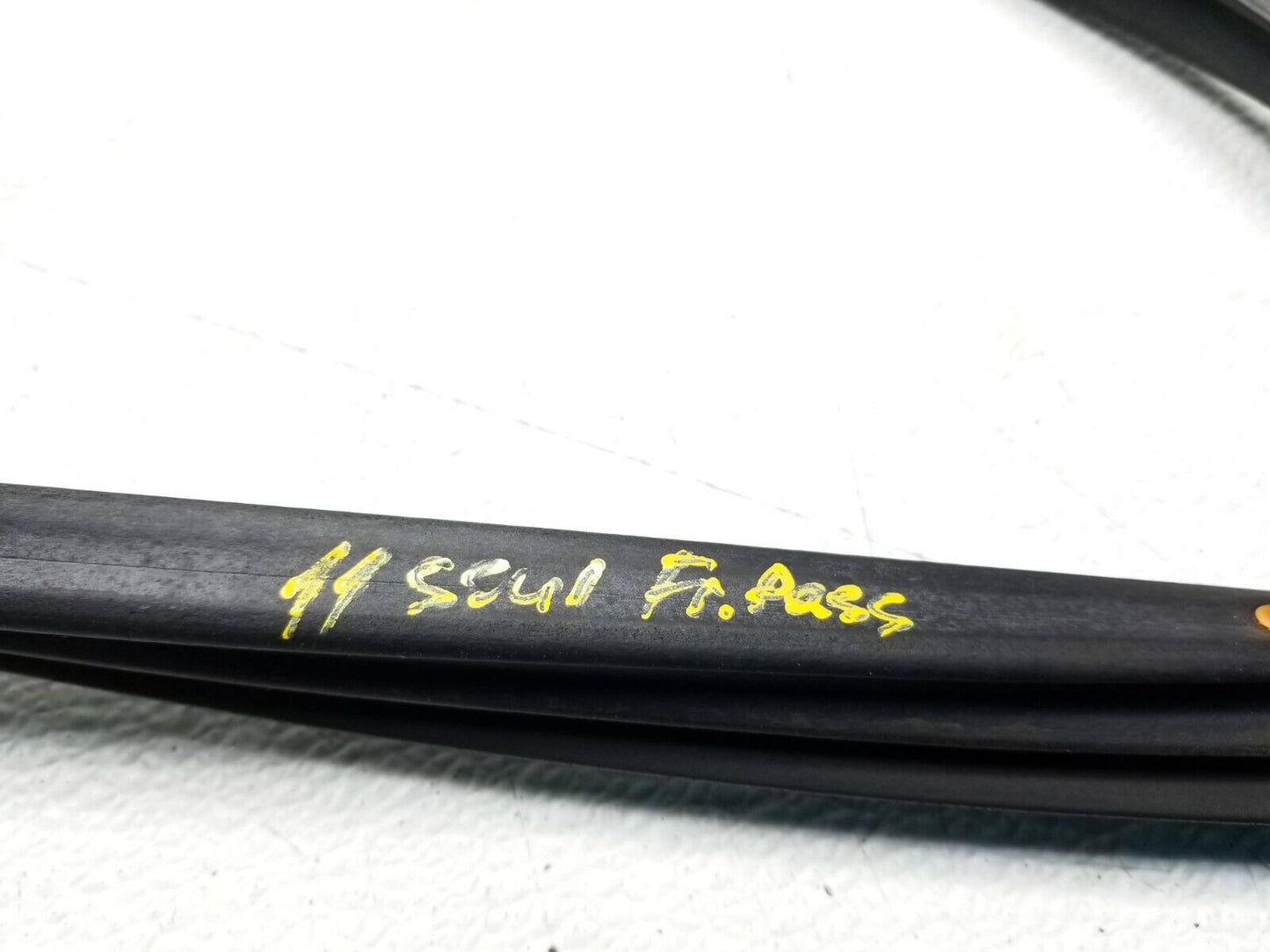10 11 12 Kia Soul Front Right Pass Door Weatherstrip Seal OEM 57k Miles