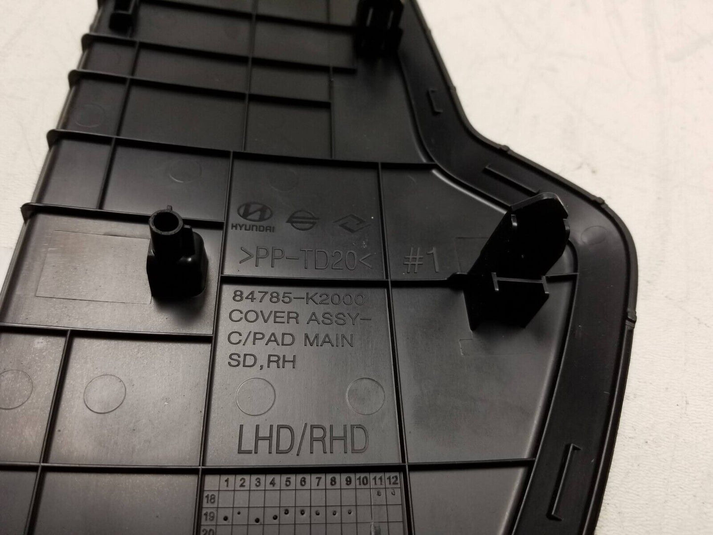 20 21 22 Hyundai Venue Dash End Cap Trim Cover Pair OEM