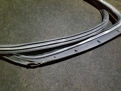 2011 2012 2013 BMW 128i Front Right Passenger Door Weatherstrip Seal OEM