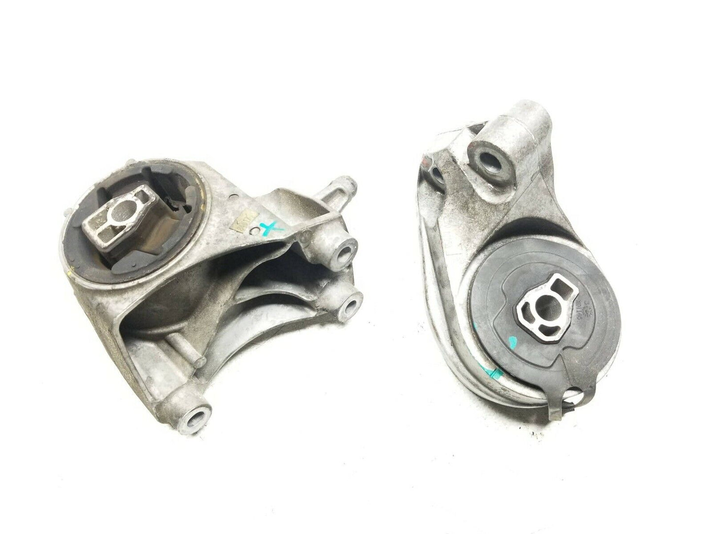 14 15 16 17 GMC Terrain 2.4l Engine Mount Pair OEM 14k Miles