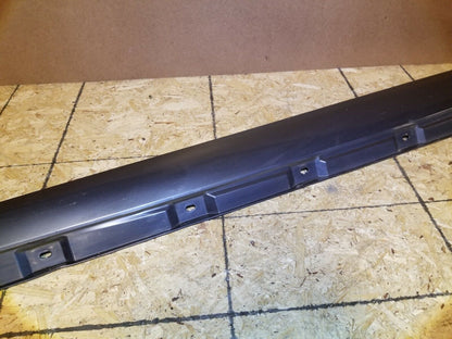 07 08 09 10 Mercedes R350 Left Driver Side Rocker Panel Skirt Molding OEM