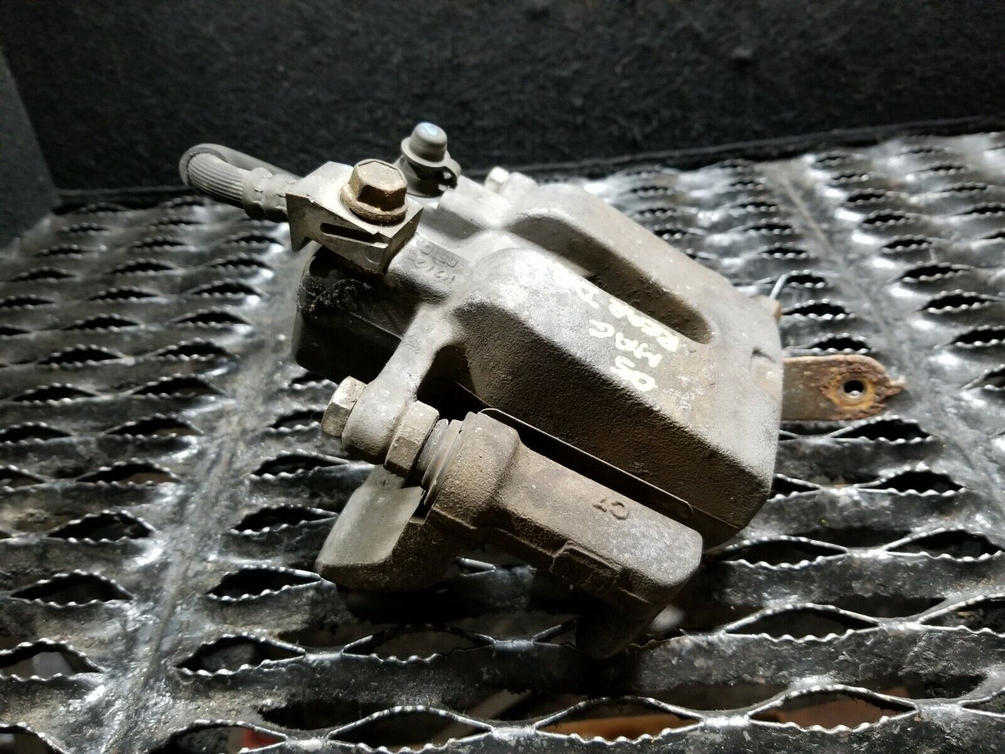 05 06 07 Dodge Magnum 5.7l Rt Rear Left Driver Side Brake Caliper OEM