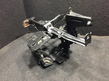 2002 2003 2004 2005 VW Passat B5 ABS Pump Module Mount Bracket OEM D23