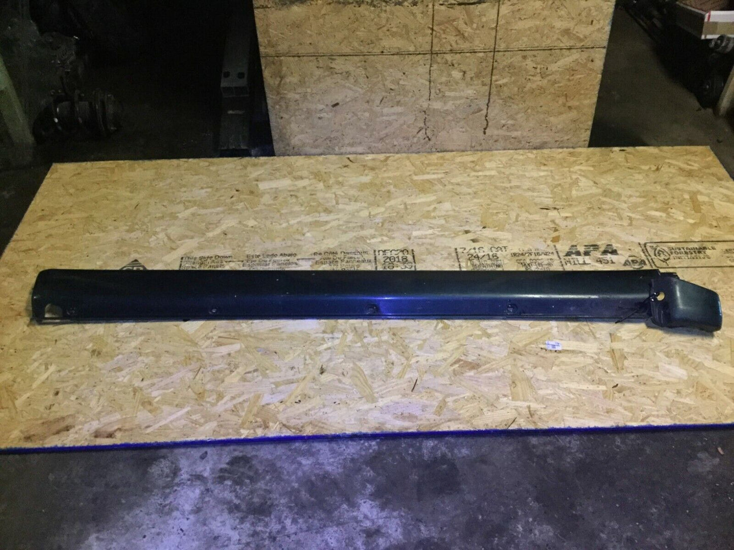 99 00 01 02 03 Mercedes W163 Ml320 Rocker Panel Skirt Molding Passenger Side OEM