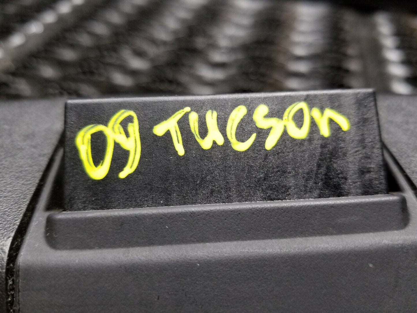 06 07 08 09 Hyundai Tucson Rear Window Glass Striker W/ Contact Connector OEM