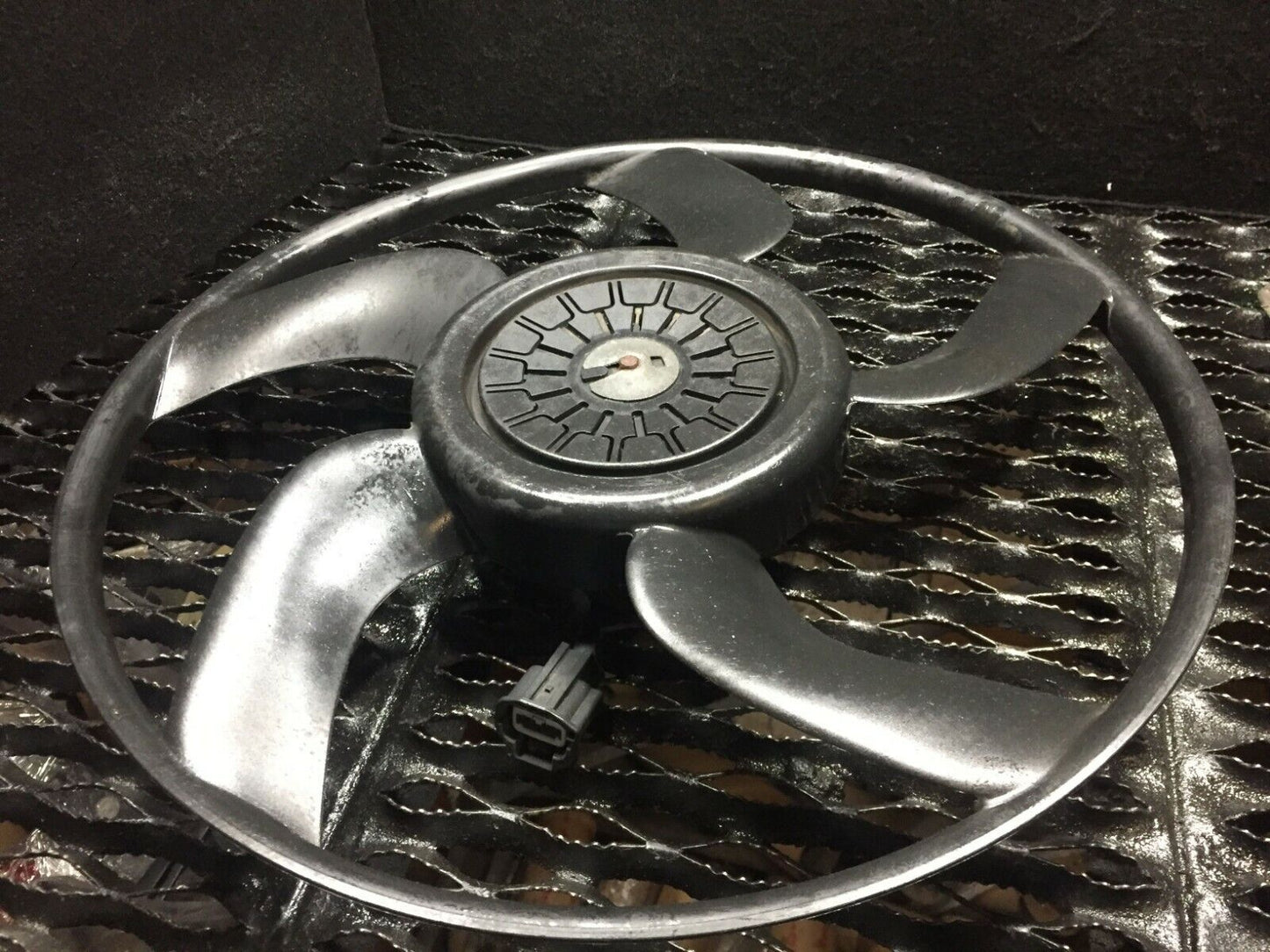 09 10 11 12 Lincoln MKS 3.7l Cooling Fan Assembly W/ Motor OEM D40