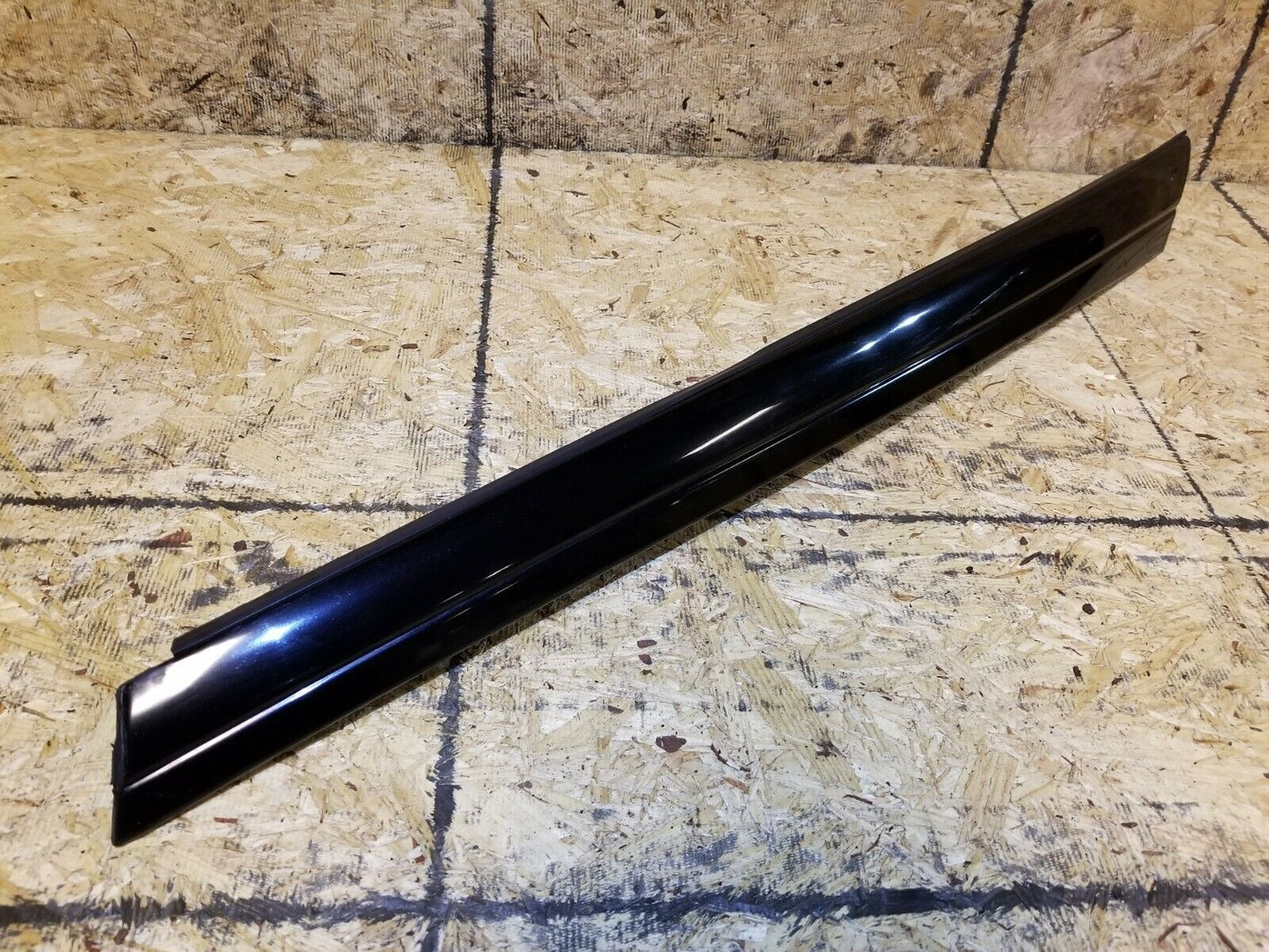 04 05 06 Chrysler Sebring Convertible Passenger Rear Belt Molding Sill OEM