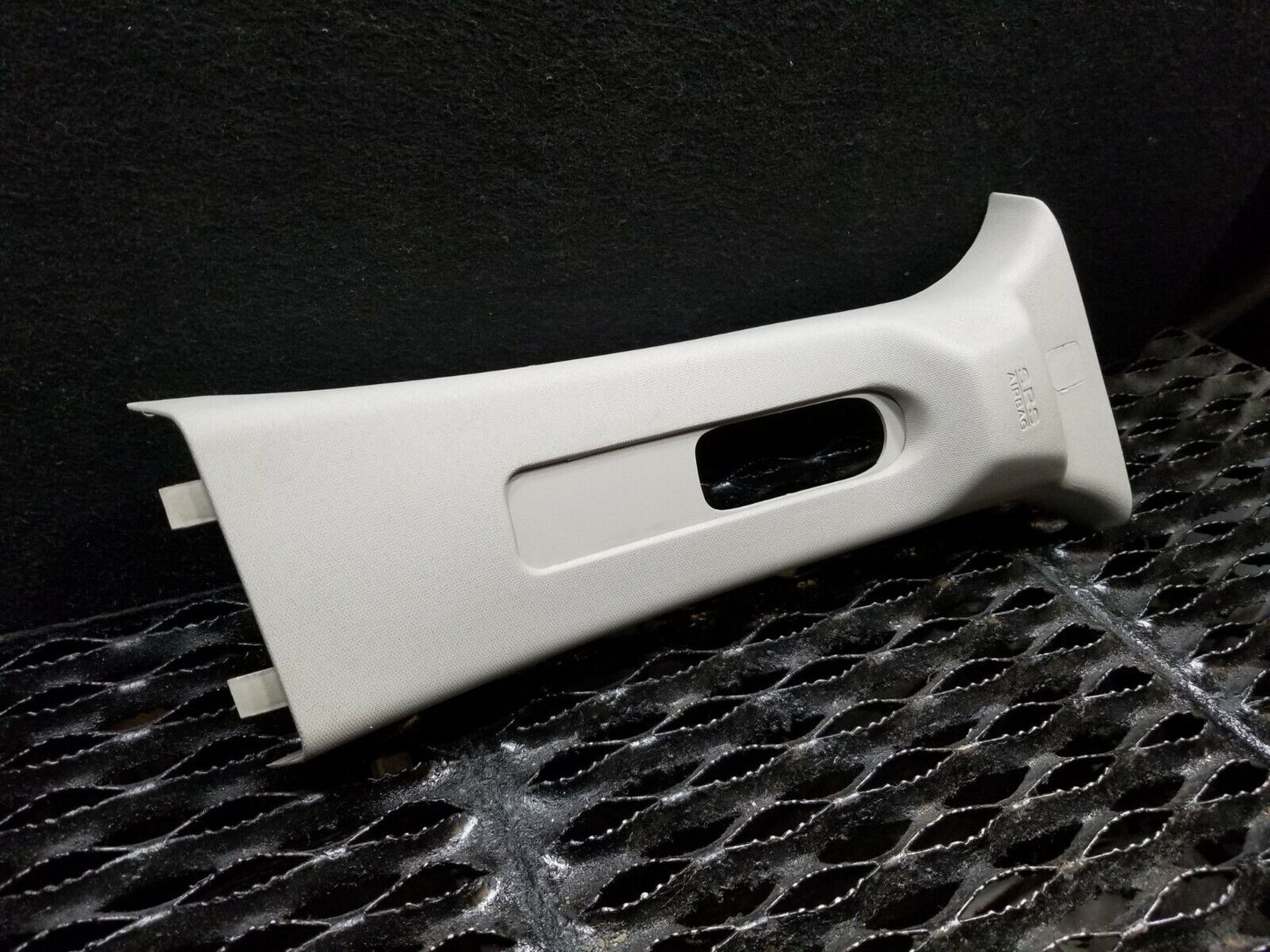 06 07 08 09 10 Jeep Grand Cherokee Right Passenger Side B Pillar Trim OEM