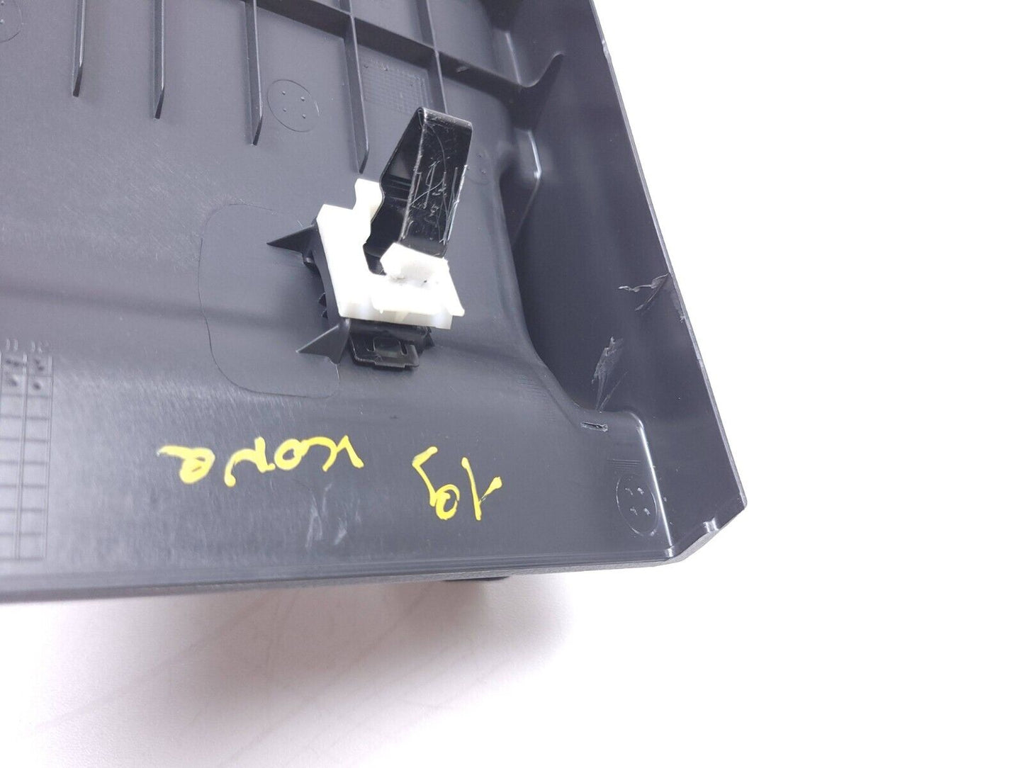 18-21 Hyundai Kona Rear Seat Center Arm Rest Board Cover Panel 89931j9100  OEM