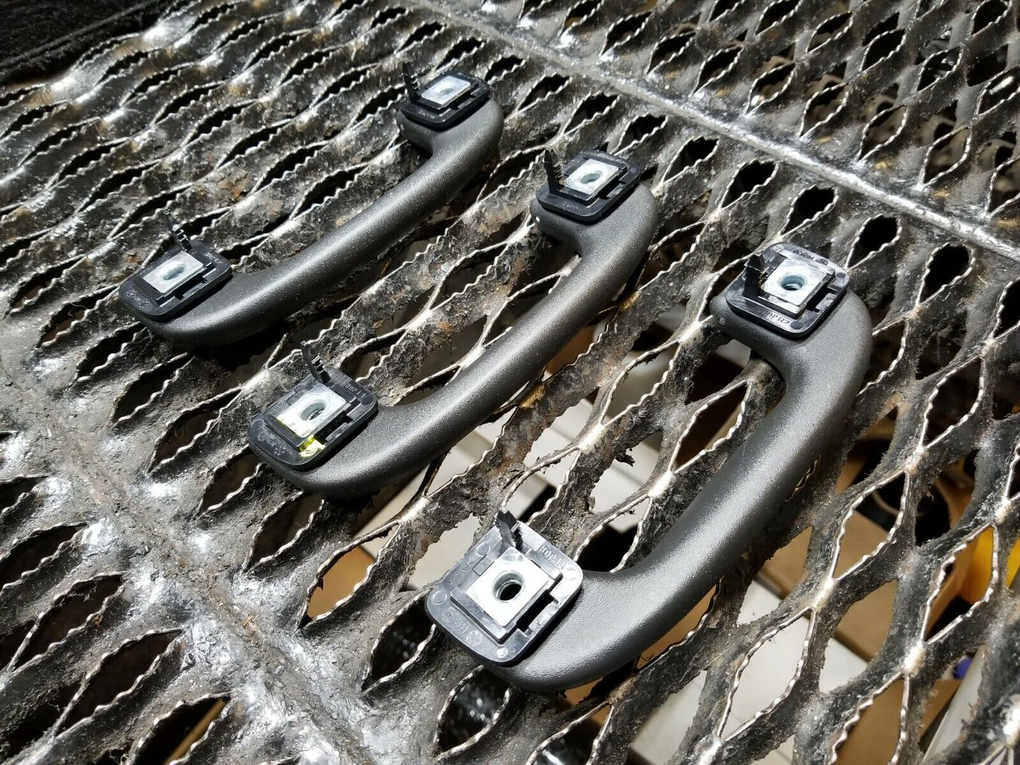 17 18 19 20 Cadillac Xt5 Roof Grab Handle 3pcs OEM 34k