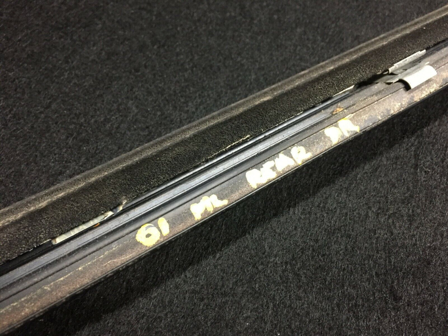 99 00 01 02 03 Mercedes W163 Rear Driver Side Door Window Glass Molding OEM D34