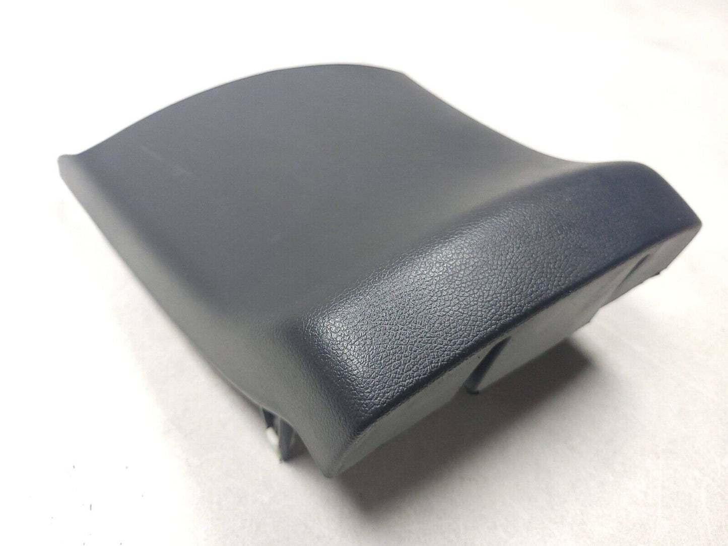 2013-2016 Genesis Coupe Center Console Rear Trim Panel 84641-2m000 OEM