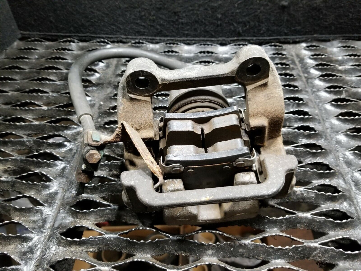 05 06 07 Dodge Magnum 5.7l Rt Rear Left Driver Side Brake Caliper OEM