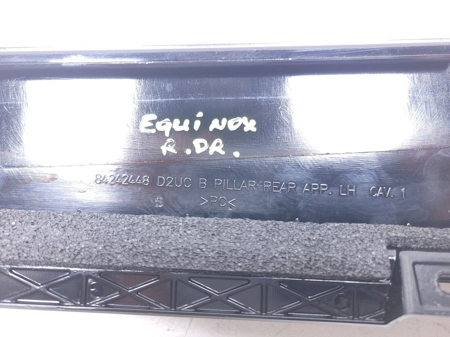 18 19 20 21 Chevrolet Equinox Exterior B Pillar Rear Trim Molding Left Drive OEM