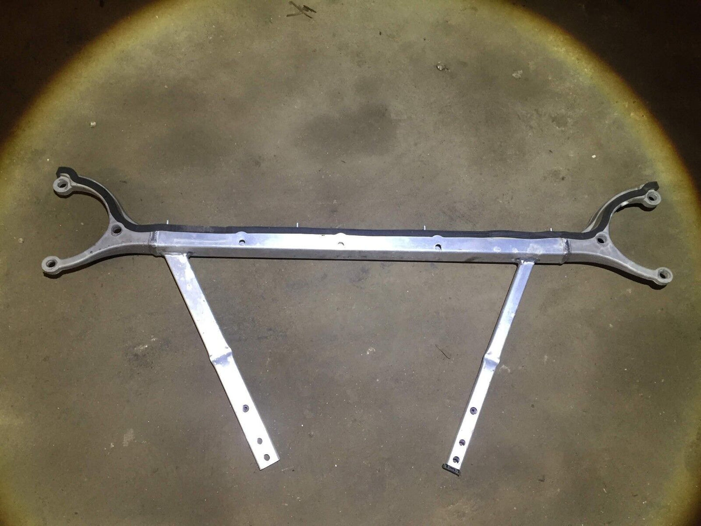 04 05 06 07 08 Audi A8 4.2 Strut Tower Brace Cross Member Bracket OEM