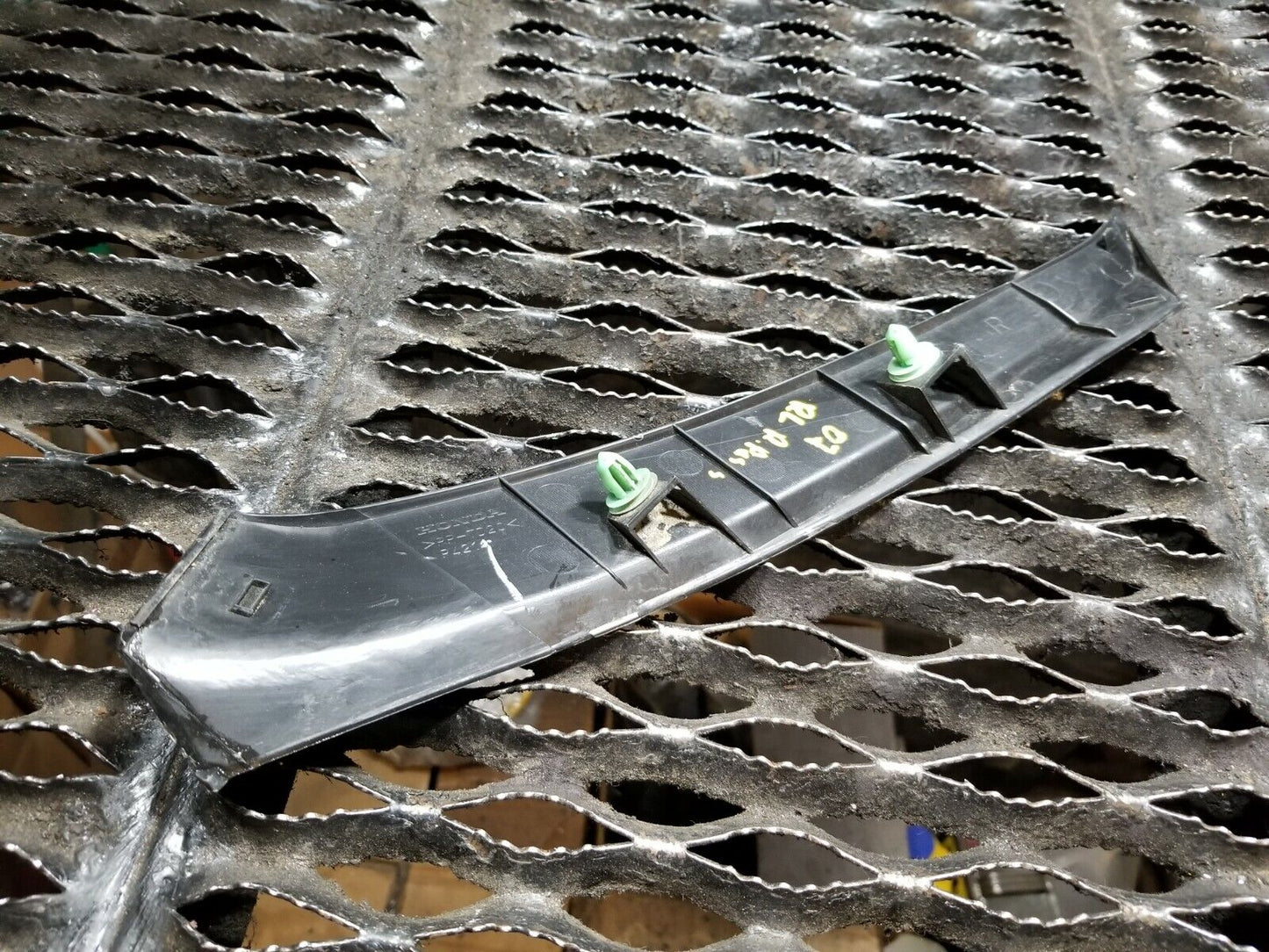 06 07 08 Acura Rl Rear Right Passenger Side Trim OEM