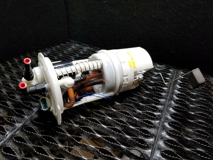 04 05 06 Chrysler Sebring Convertible 2.7l Fuel Pump OEM