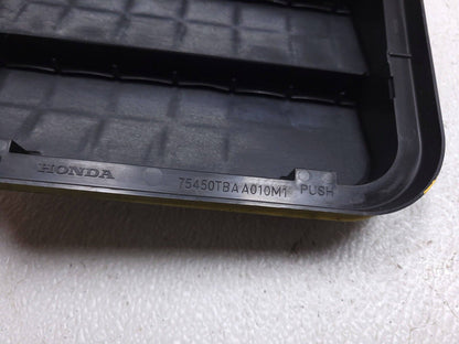 18 19 20 21 22 Honda Odyssey Rear Quarter Panel Pressure Vent Outlet Pair OEM