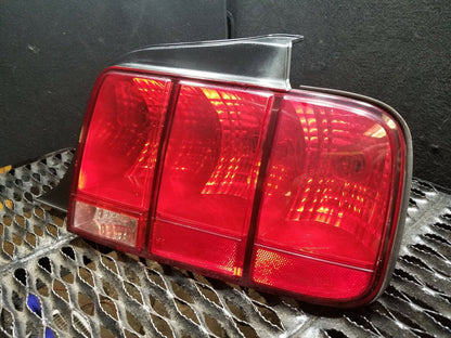 05 06 07 08 09 Ford Mustang Convertible Right Pass Side Tail Light OEM 44k