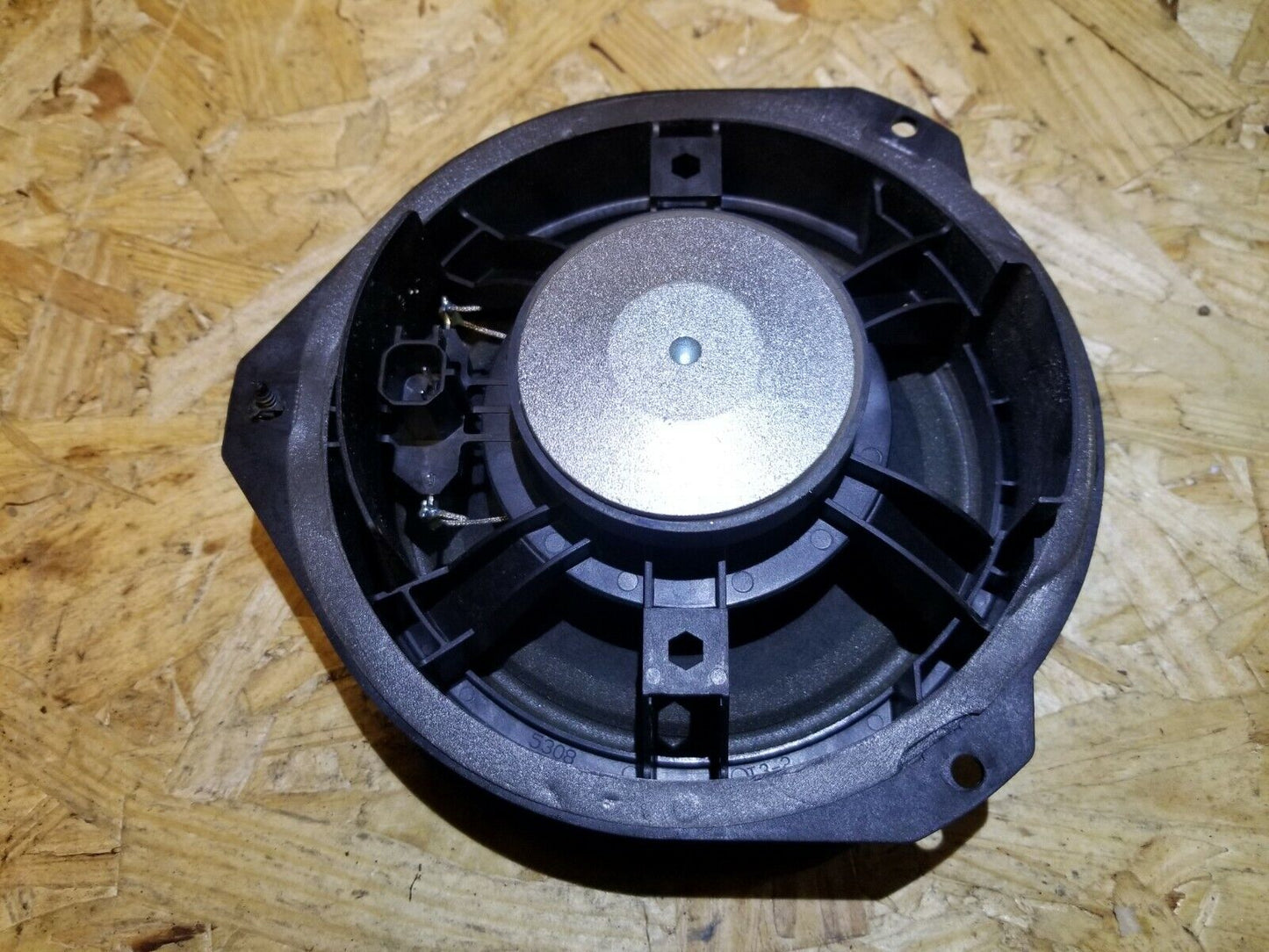 15 16 17 Chevrolet Equinox Rear Door Audio Speaker  23267079 OEM 24k