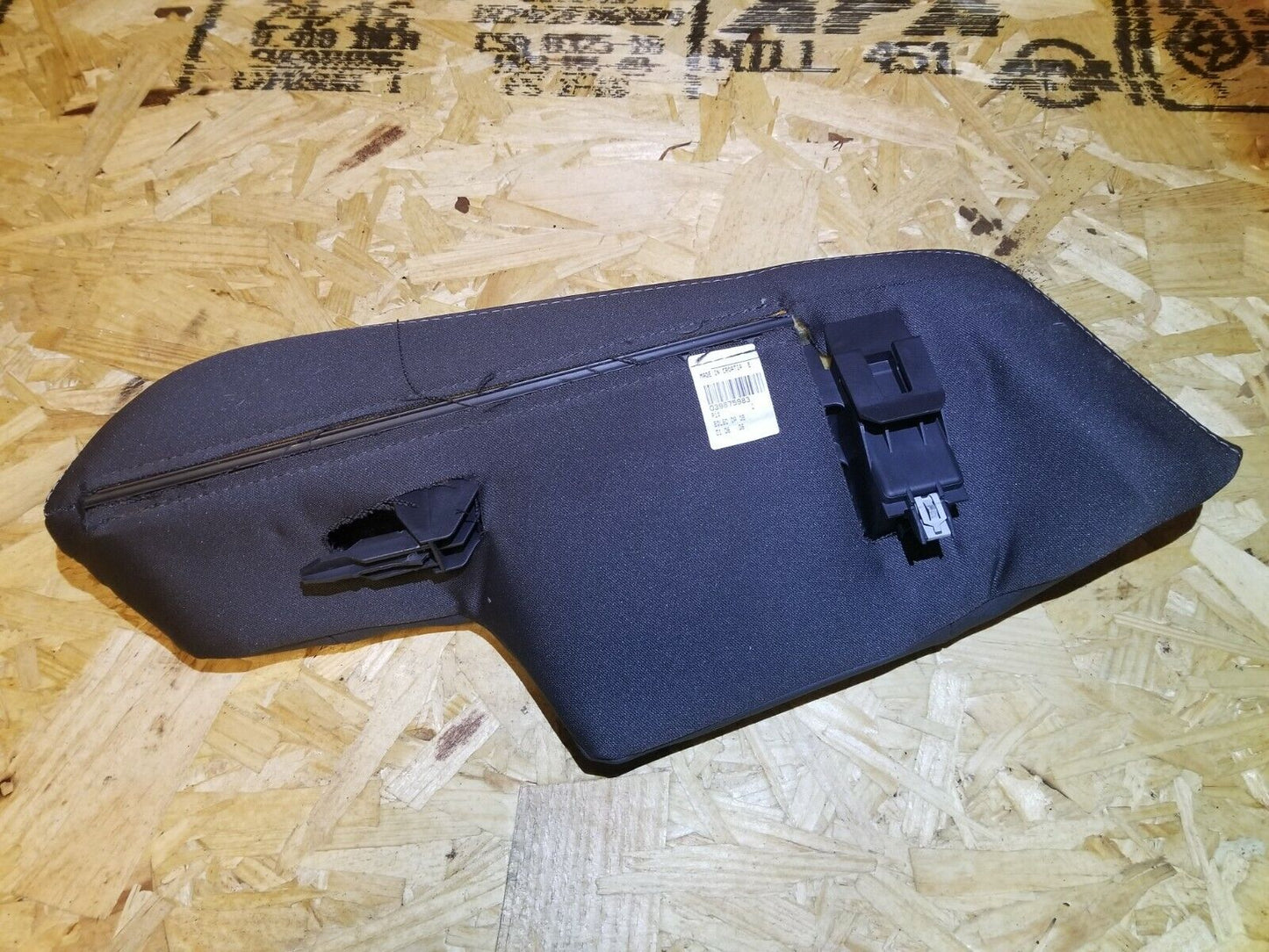05 06 07 Volvo S40 Left Driver Side Rear Seat Bolster Cushion OEM