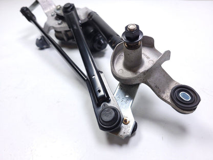 18-21 Hyundai Kona Windshield Wiper Motor W/ Linkage OEM 29k Miles
