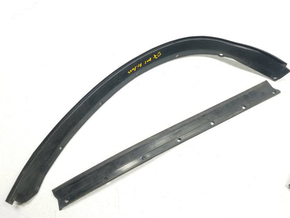 06 07 08 09 10 11 Mercedes Ml500 Door Lower Seal Strip Right Pass Side 2pcs OEM