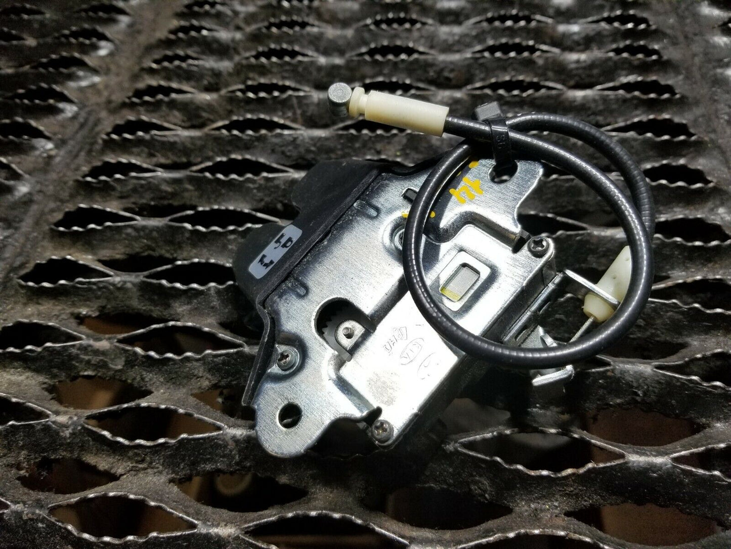 10 11 12 13 14 Hyundai Sonata Trunk Lid Lock Latch Actuator OEM 55k