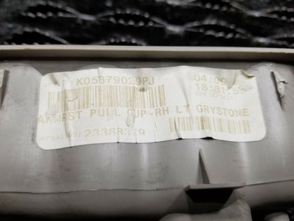 06 07 08 09 10 Jeep Grand Cherokee Armrest Pull Cup Passenger Side OEM