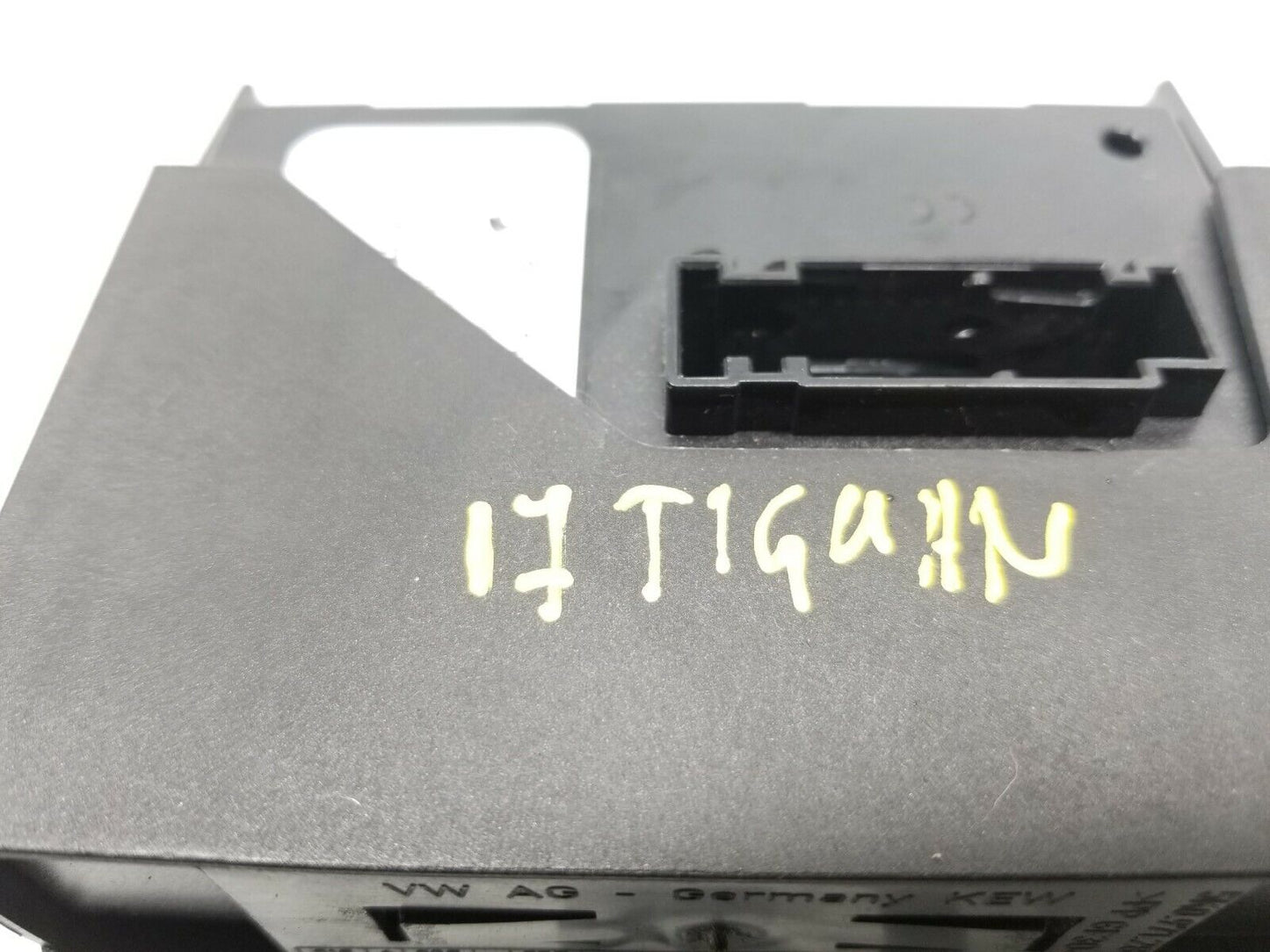 09 11 12 13 14 15 16 17 VW Tiguan Keyless Control Module OEM 43k