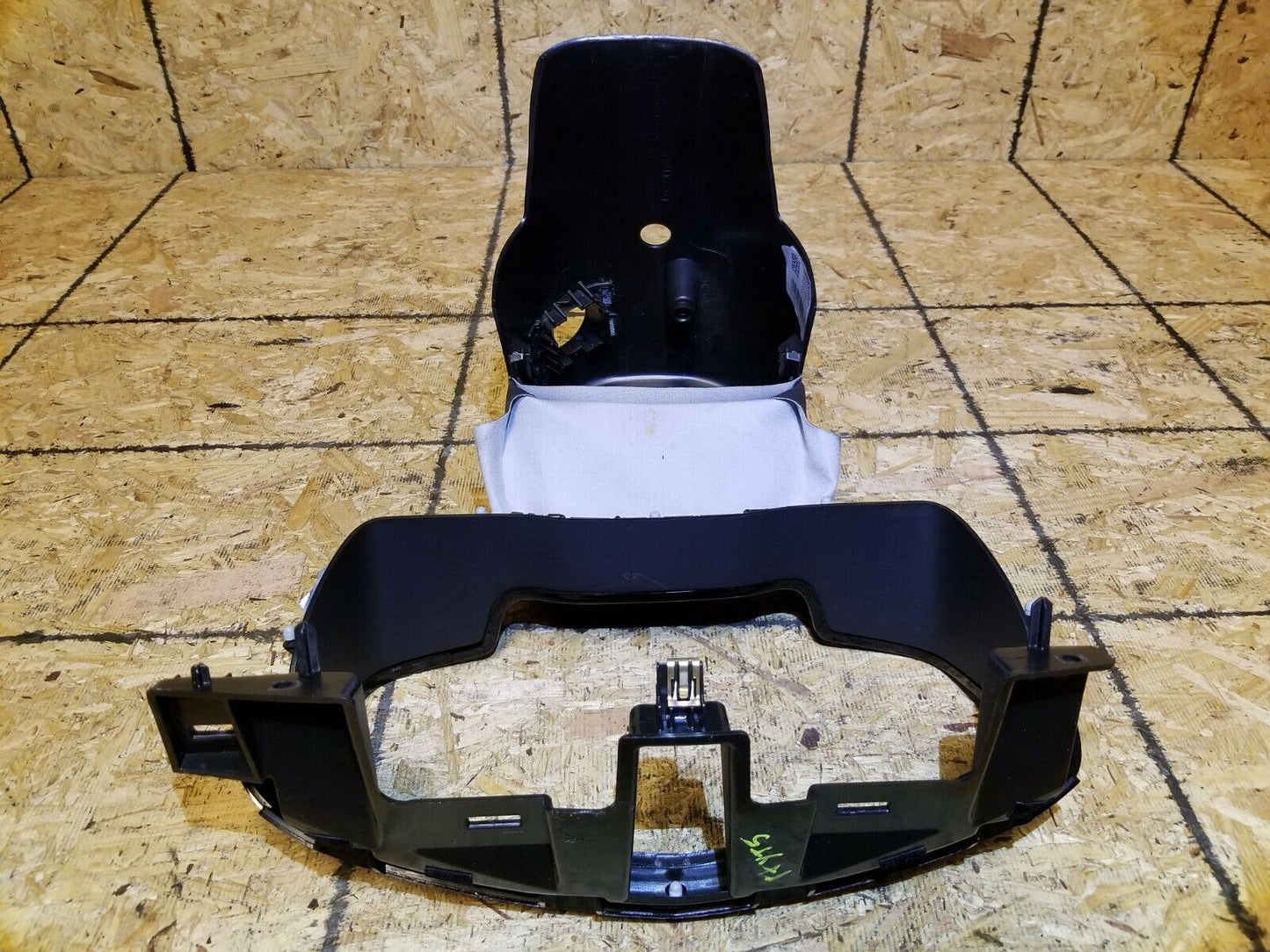 17 18 19 20 Cadillac Xt5 Dash Steering Column Trim Bezel OEM 34k