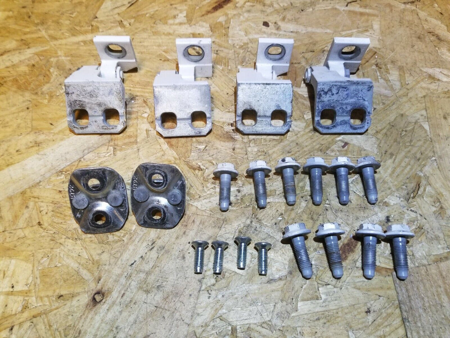 14 15 16 17 Fiat 500l Door Hinge W/ Lock Striker & Bolts Left Driver Side OEM