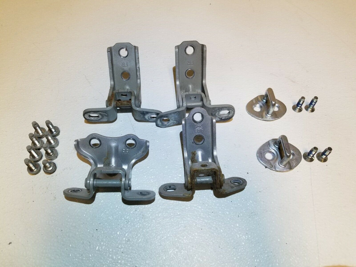 12 13 14 15 16 Hyundai Veloster Right Passenger Side Door Hinge OEM