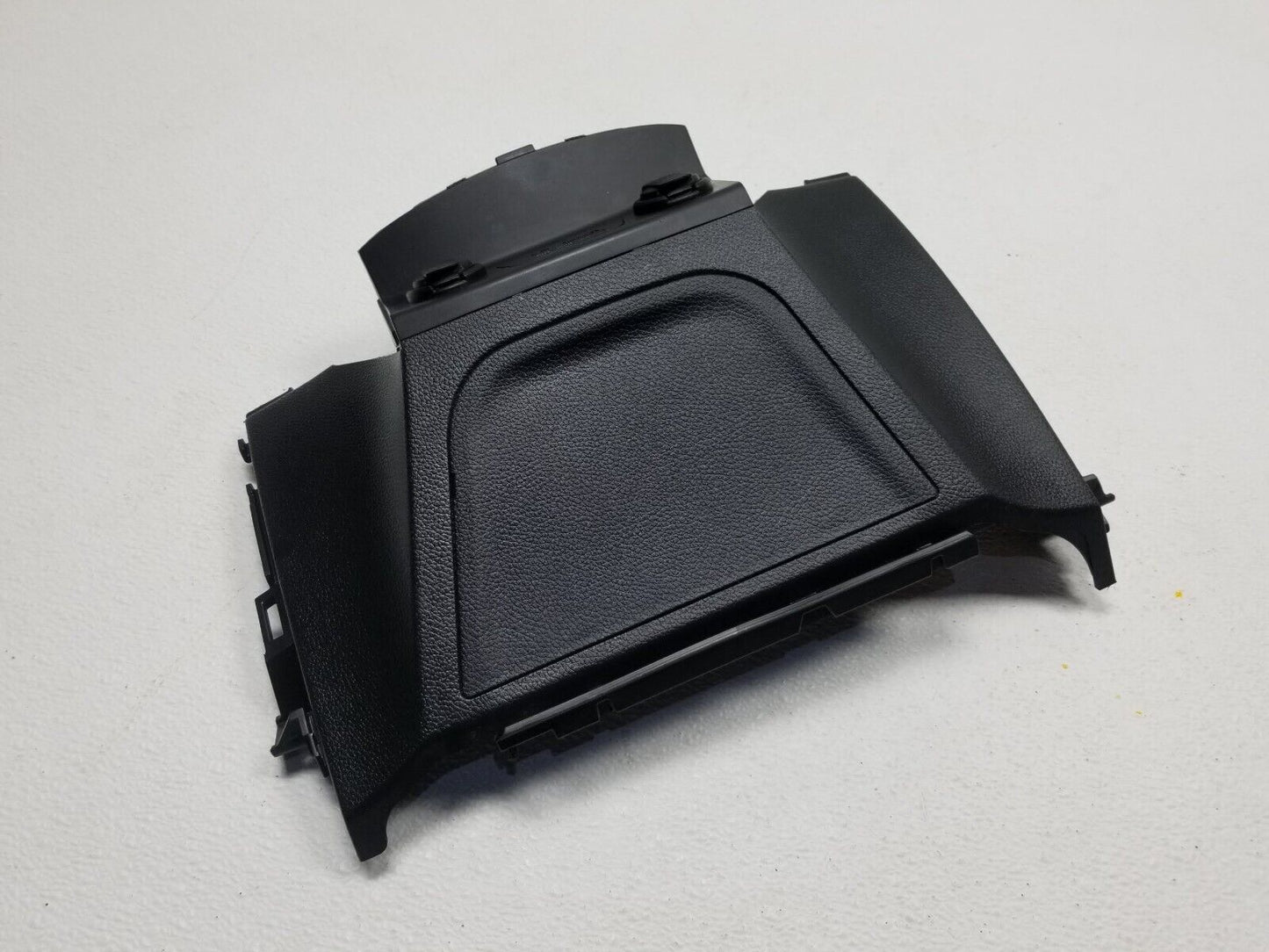 14 15 16 17 Hyundai Elantra Gt Center Lower Dash Trim Bezel Usb Aux Port OEM
