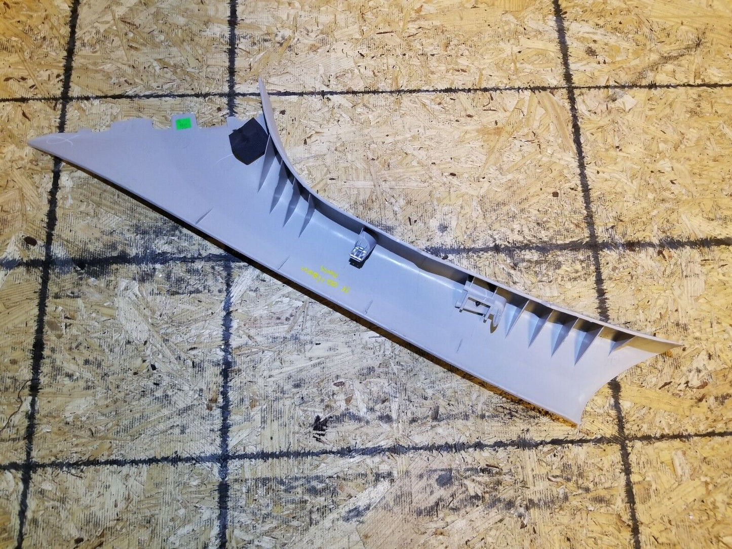 07 - 12 Dodge Caliber Windshield Trim A-pillar Front Passenger Side Right OEM