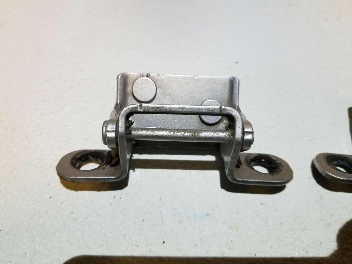 10 11 12 Lincoln MKT Trunk Liftgate Hinge Pair OEM