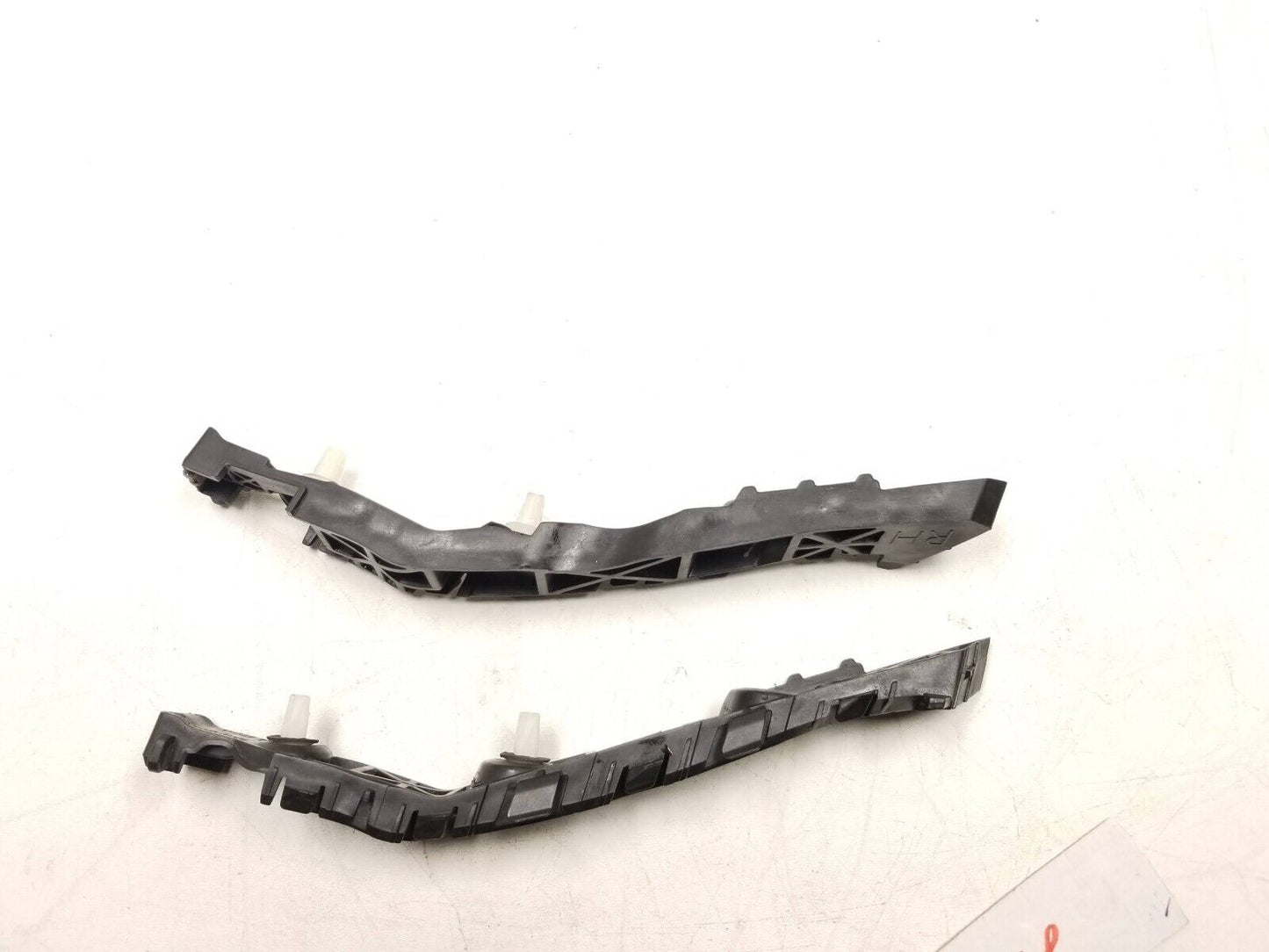 20 21 22 Hyundai Venue Rear Bumper Bracket Left & Right Pair OEM