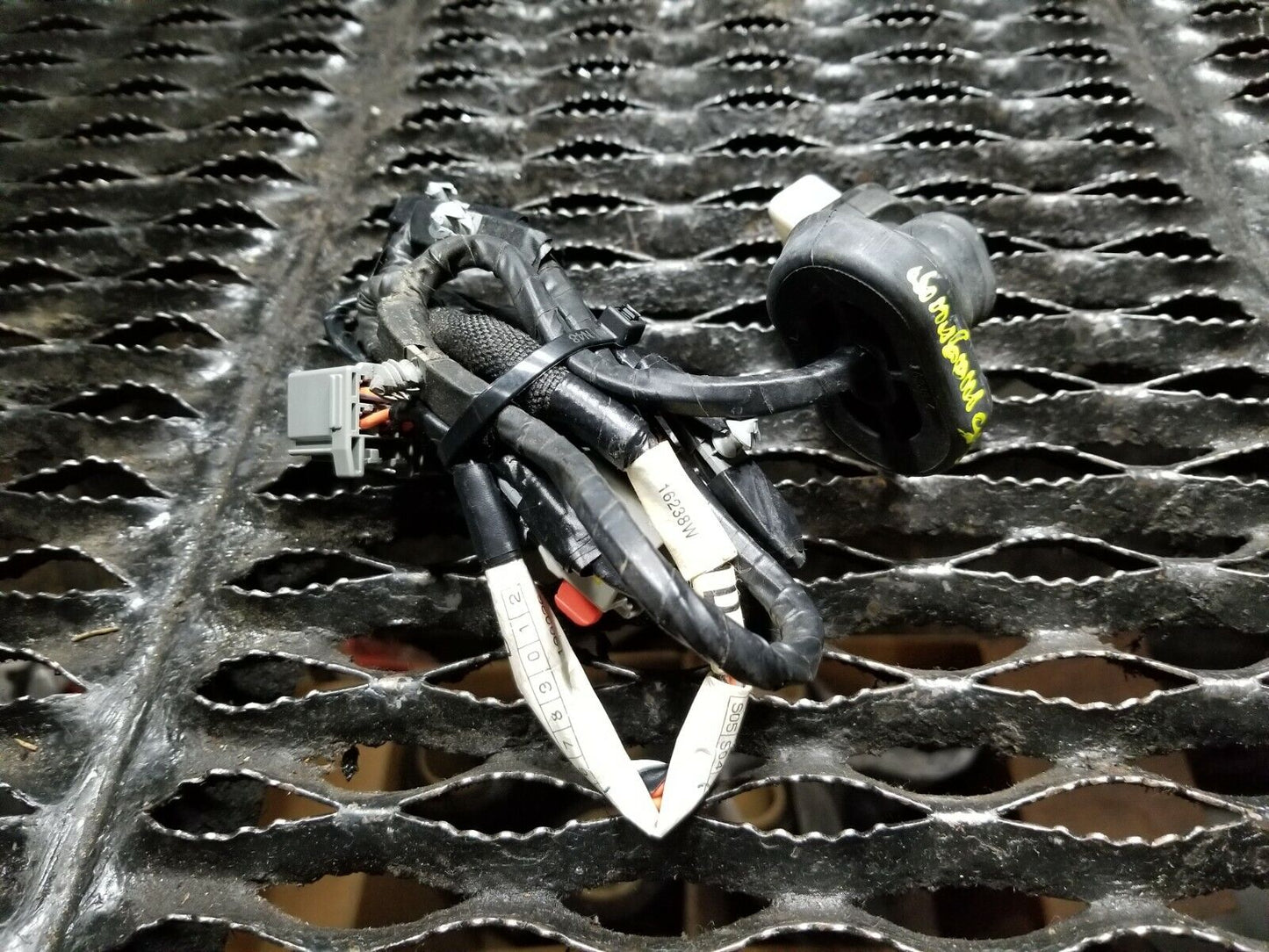 05 06 07 Dodge Magnum Rear Left Driver Side Door Wire Harness OEM